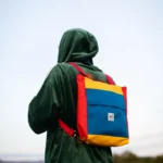Bolsomochila Playmobil de Galiana Studio — bolso mochila artesanal en amarillo, rojo y azul