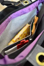Detalle bolsillo interior Bolsomochila Zuzena — tela de toldo recuperada en grises