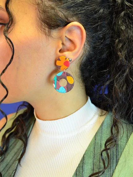 Pendiente Bombón de Galiana Studio, pendientes artesanales de arcilla polimérica hechos a mano en Bilbao